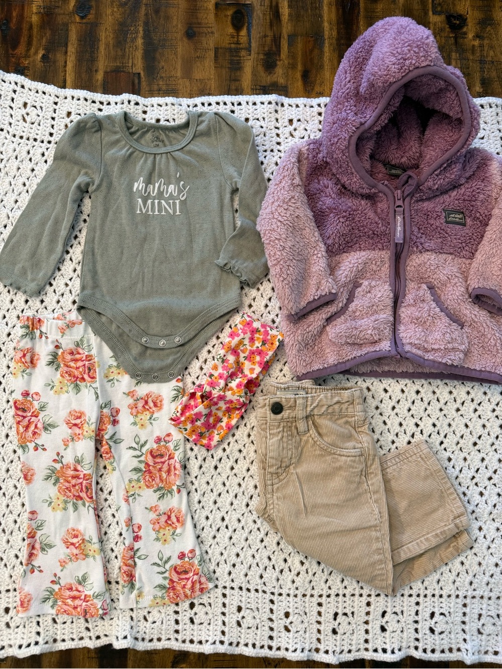 🌺Kids Bundle 12M Corduroy pant Floral legging Mama's Mini bodysuit, Eddie Bauer